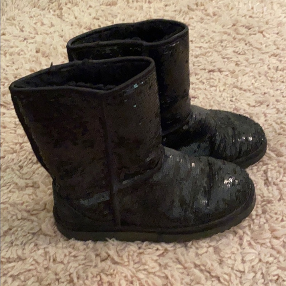 Black sparkle Uggs
